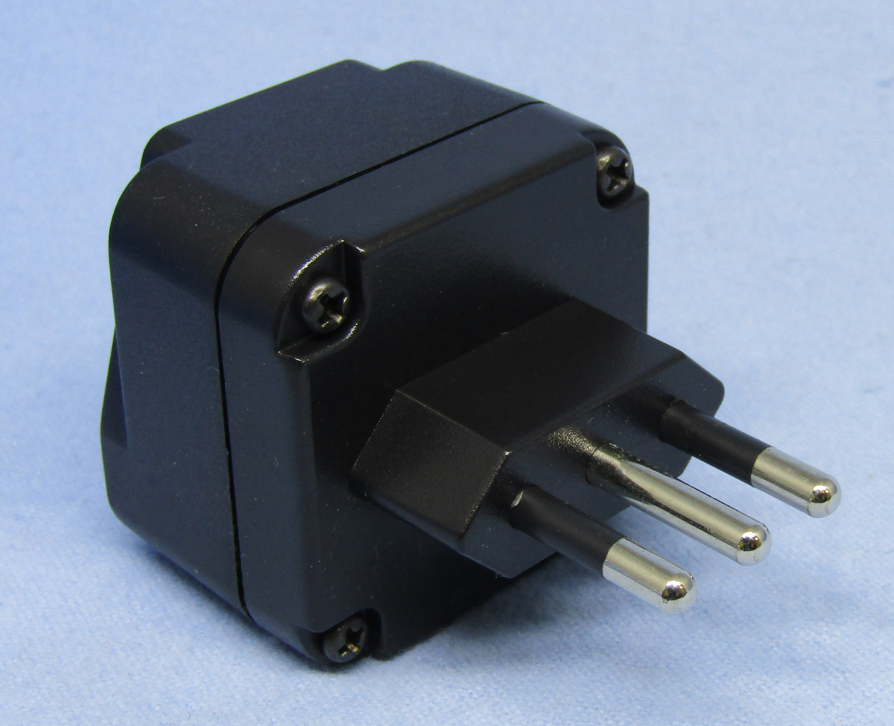 PHILMORE World Travel Adapter to Italy 3 Prong Grounded Plug